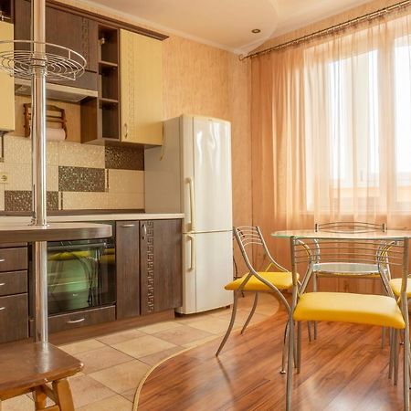 Big Studio Apartment Near River Mall كييف المظهر الخارجي الصورة
