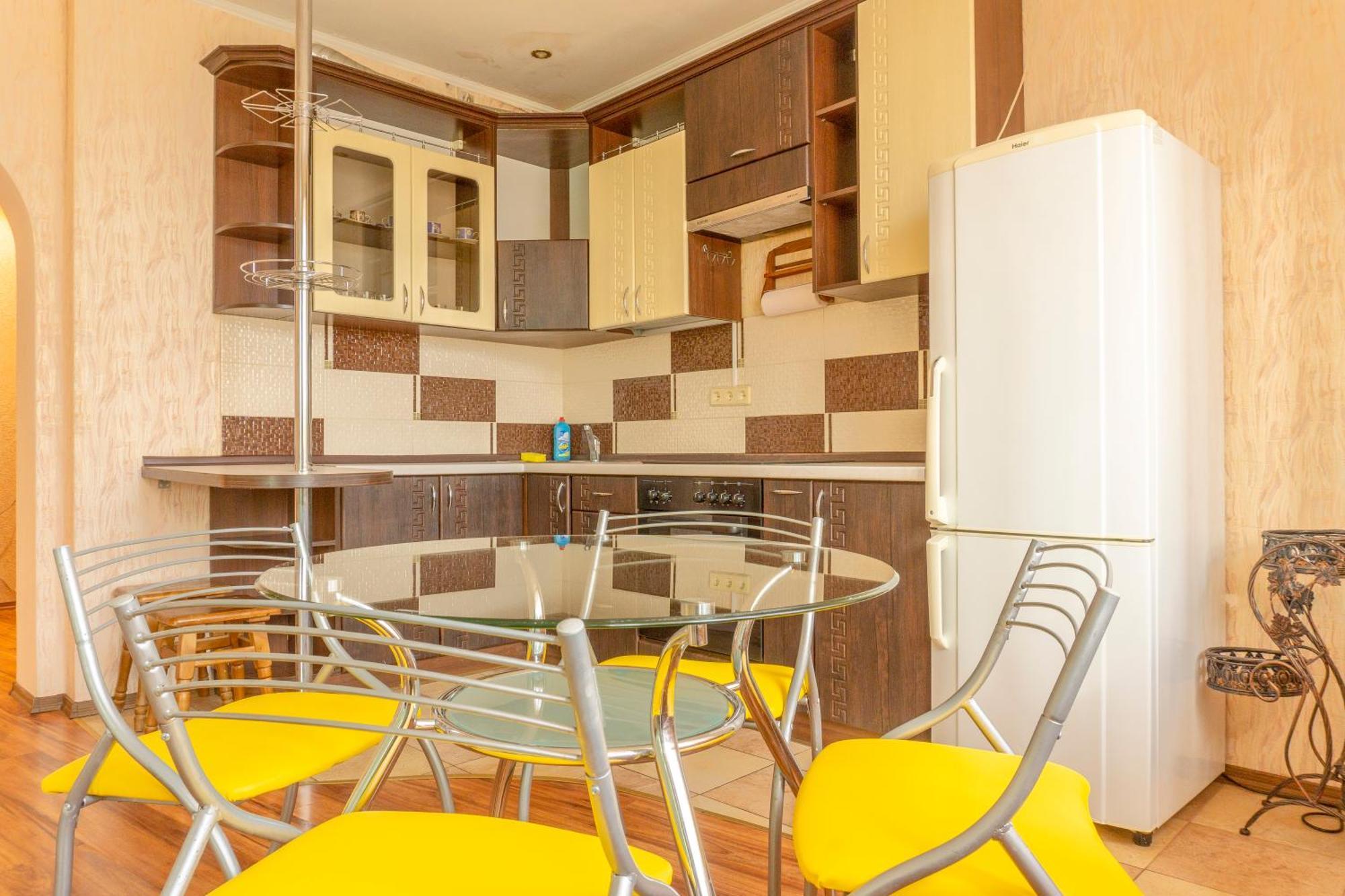 Big Studio Apartment Near River Mall كييف المظهر الخارجي الصورة
