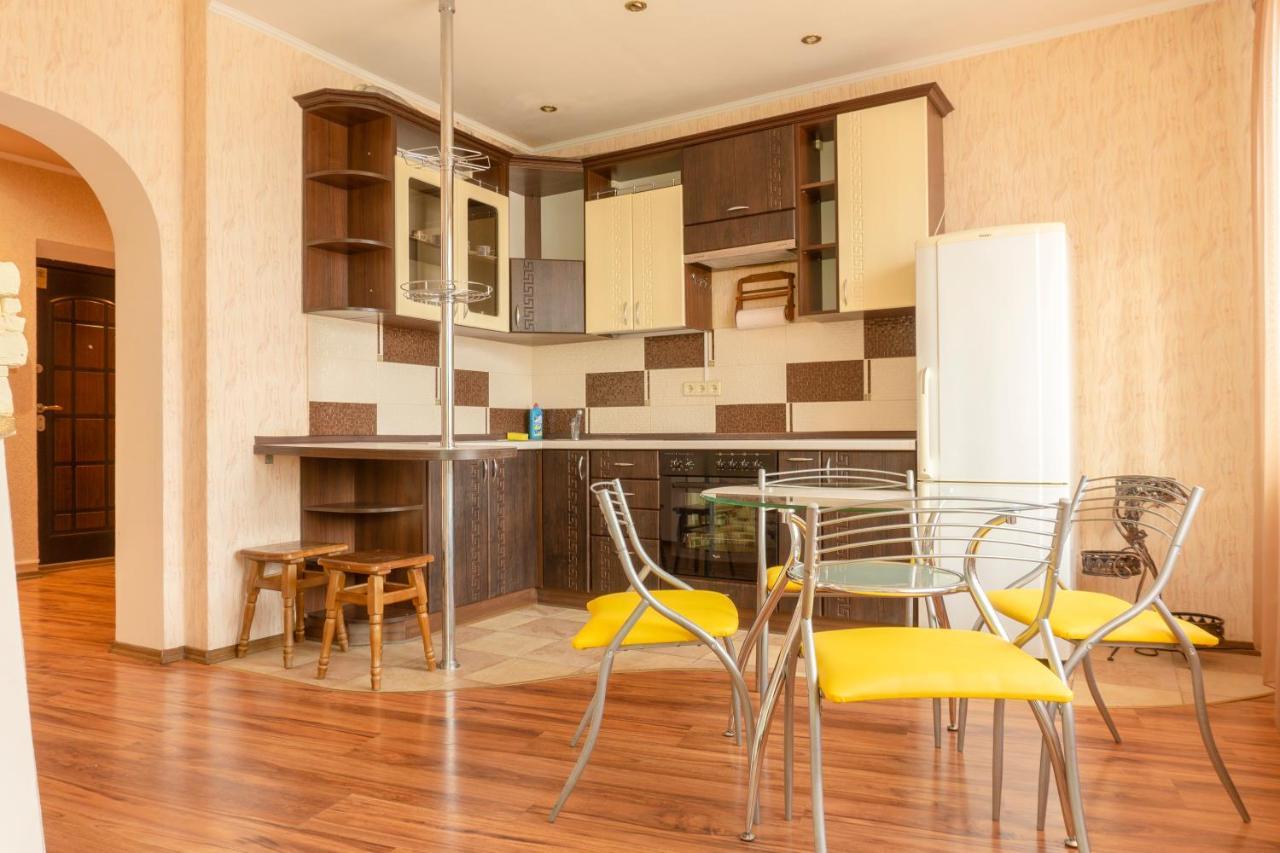 Big Studio Apartment Near River Mall كييف المظهر الخارجي الصورة