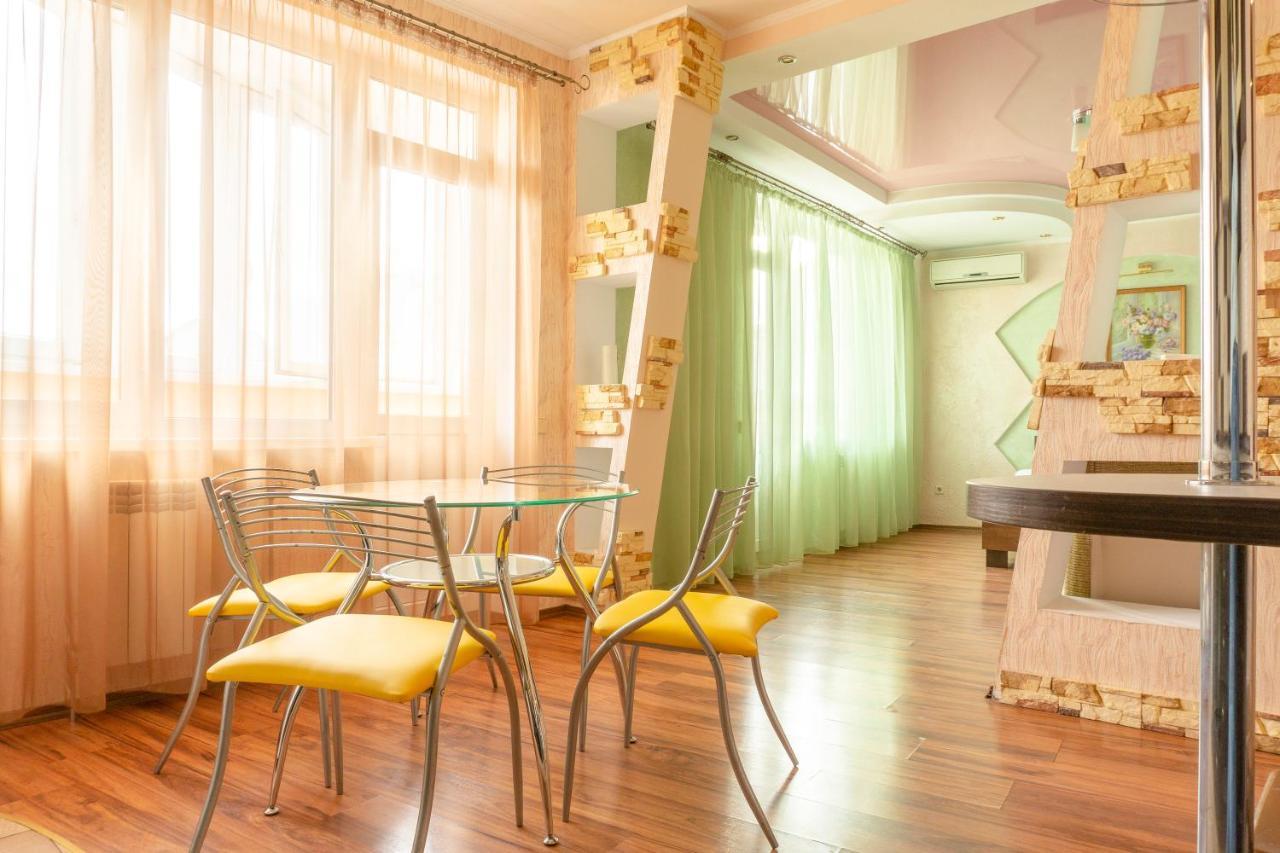 Big Studio Apartment Near River Mall كييف المظهر الخارجي الصورة