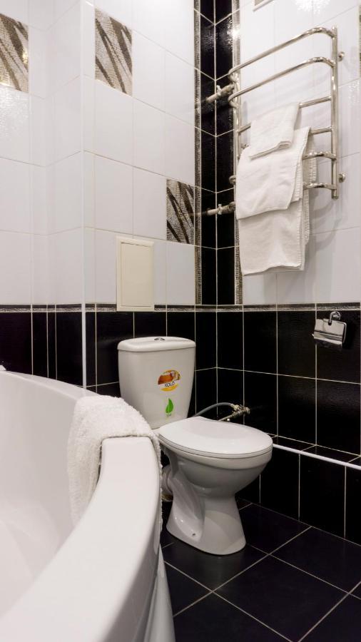 Big Studio Apartment Near River Mall كييف المظهر الخارجي الصورة